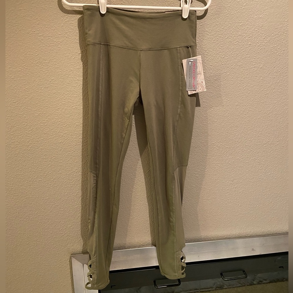 Balance Collection Leggings 27” Inseam Size Medium Women’s